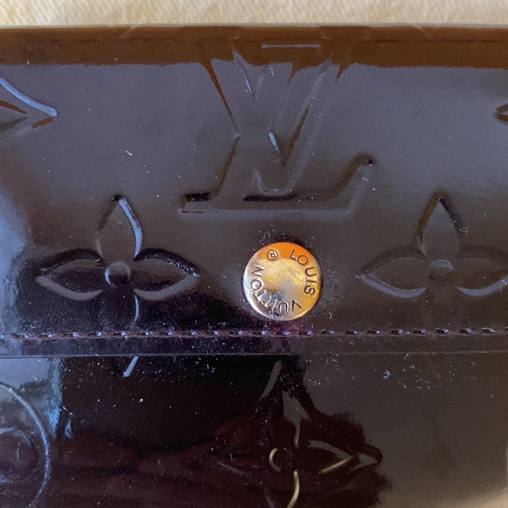 SOLD Authentic Louis Vuitton Ludlow Wallet Vernis Compact - Picture 8 of 13
